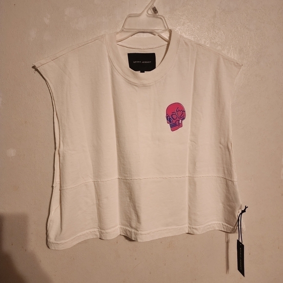 Spirit Jersey Sleeveless Crop Graphic Tee "Concrete Jungle NYC" Size L NWT - Picture 2 of 11